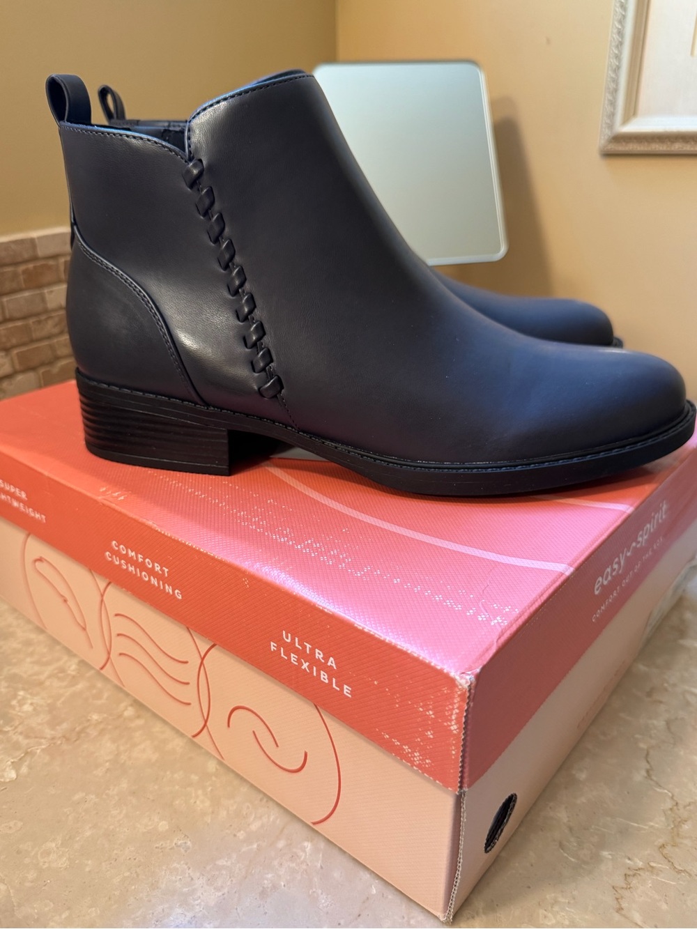 Easy Spirit Lorand Womens Faux Leather Zip Up Ankle Boots In Black